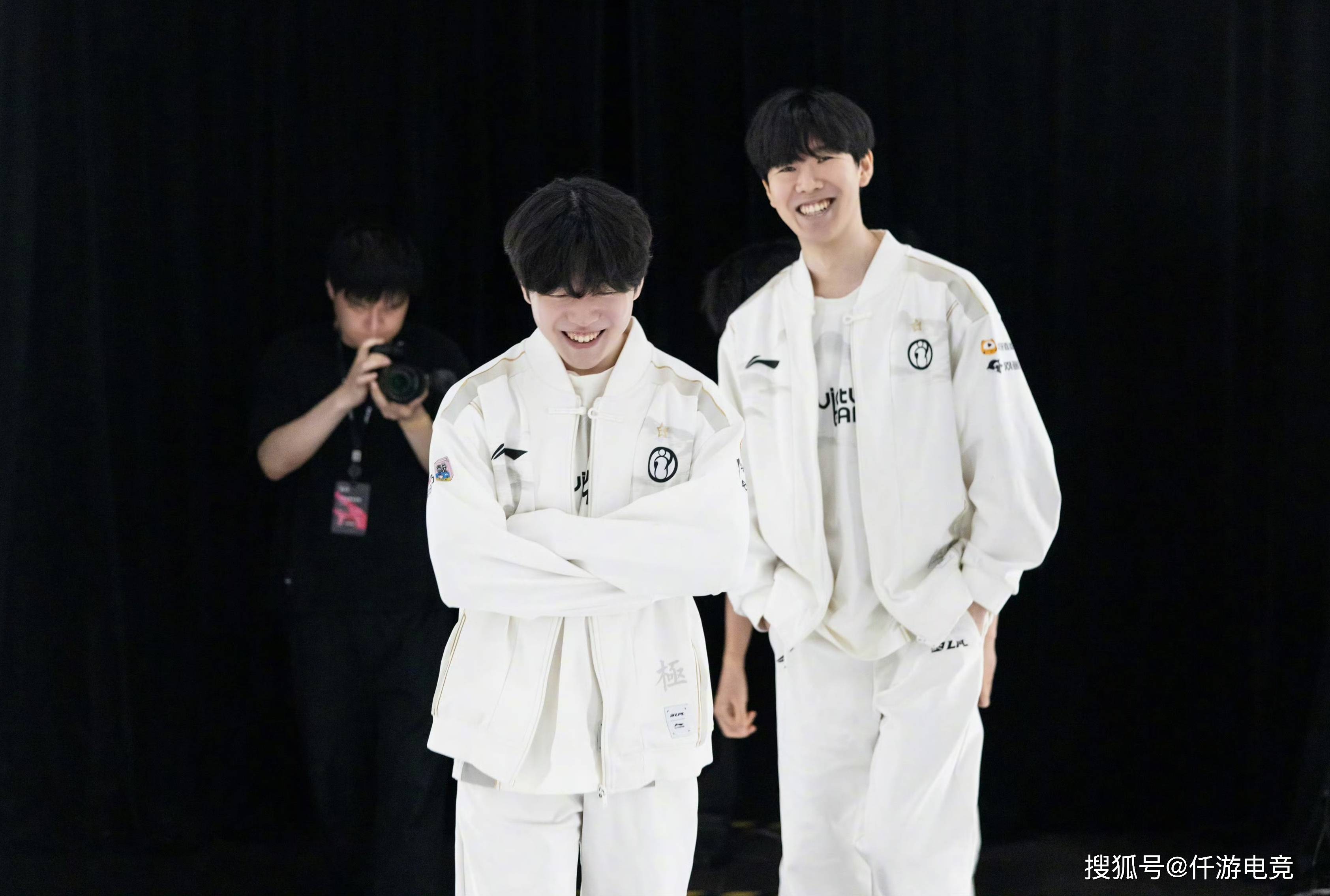 够为整个球 够为整个球