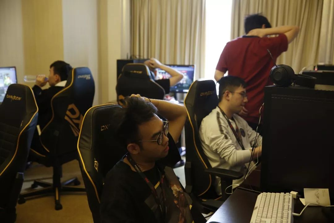 与二点包围 与二点包围