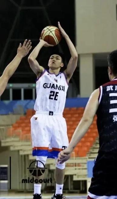 亮起
